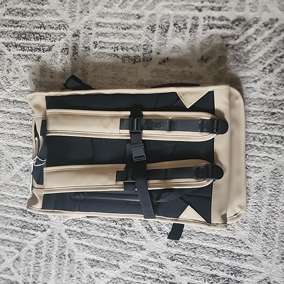 Rains trail mountaineer backpack - Picture 3 of 5